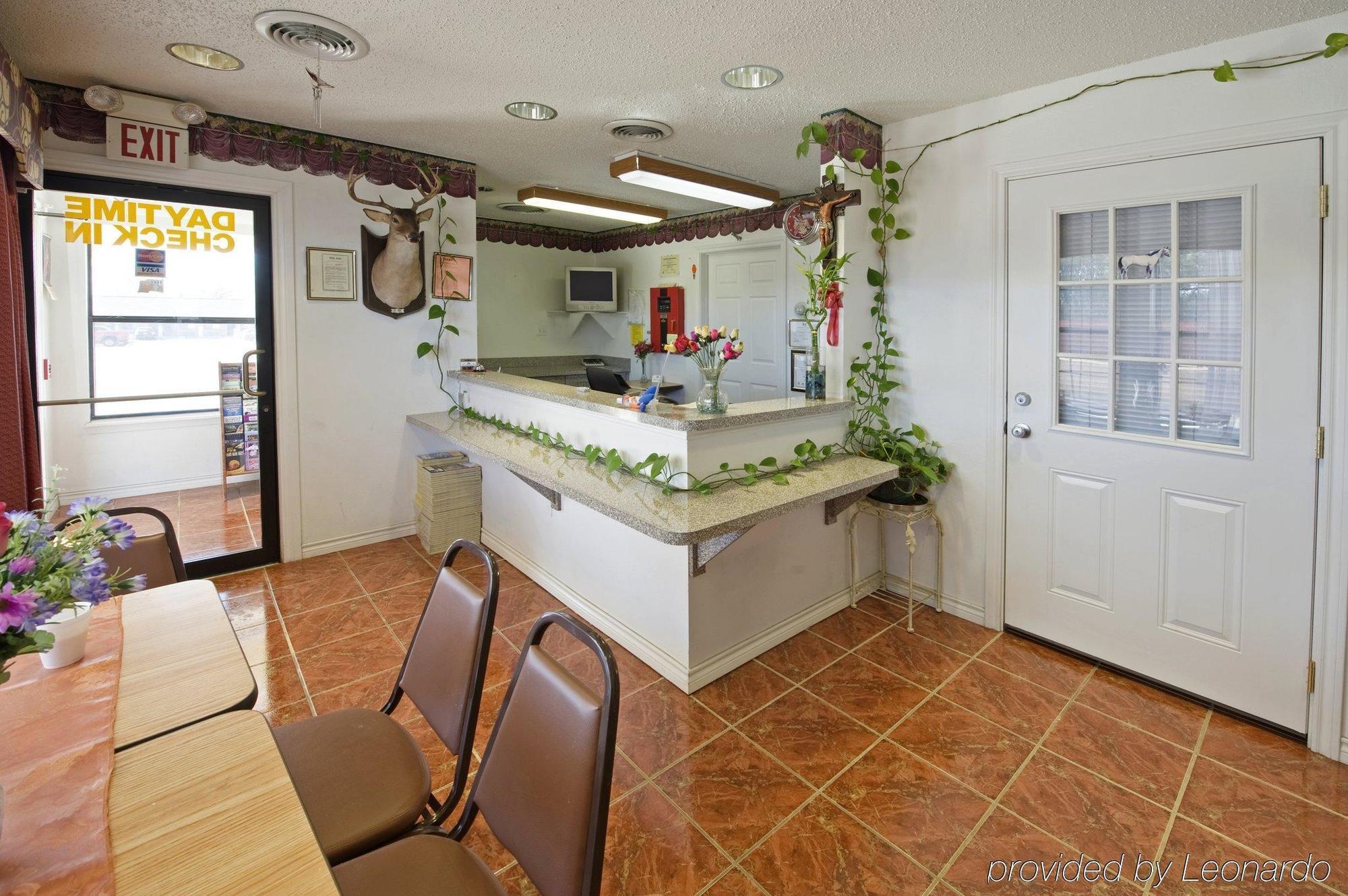 Americas Best Value Inn Weatherford Restaurant photo